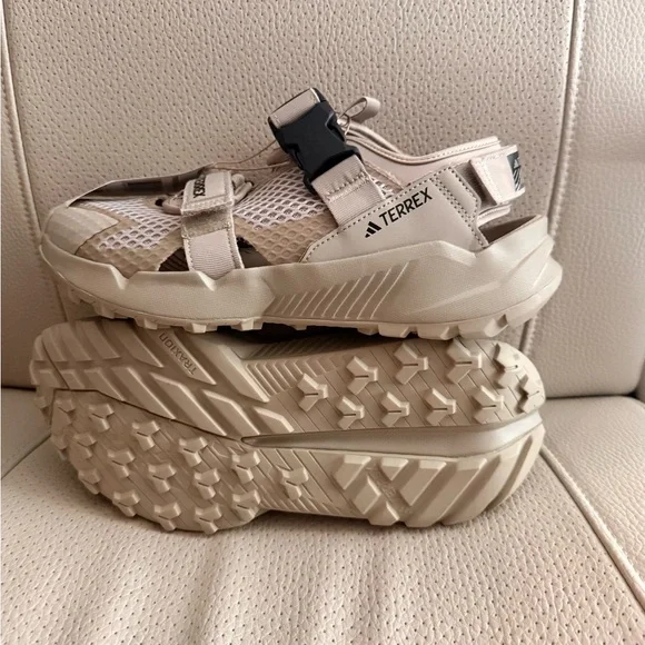 Adidas Terrex sandals unisex size men 8 women 9